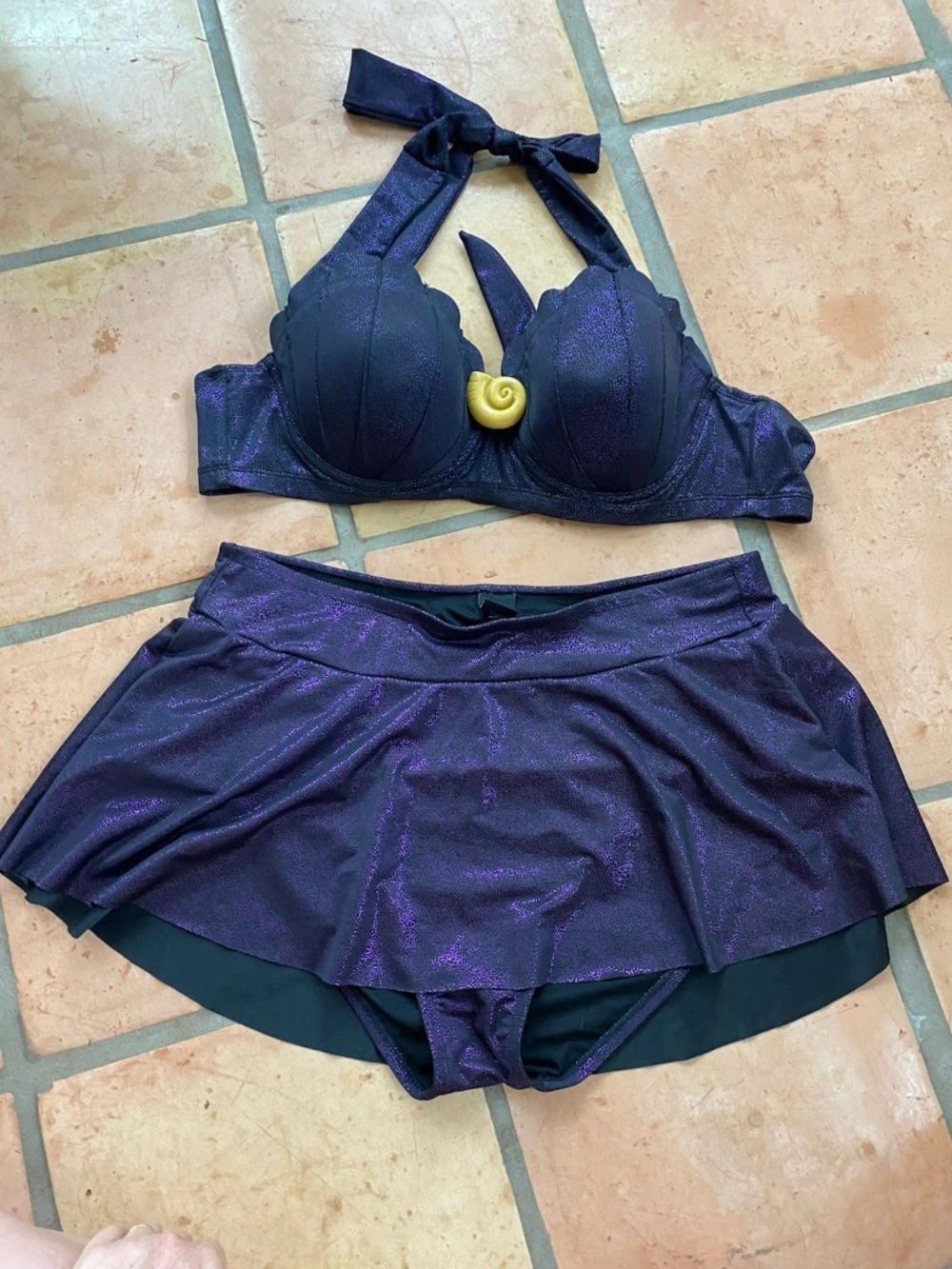 Hot Topic x Disney Ursula 2-piece bikini swimsuit set size juniors 1X